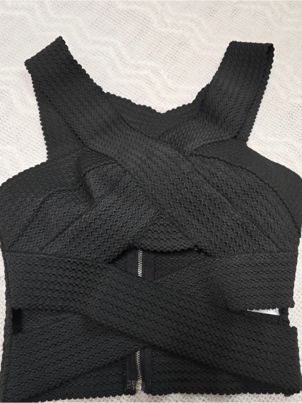 Lulumari Black Textured stretch top with back zipper